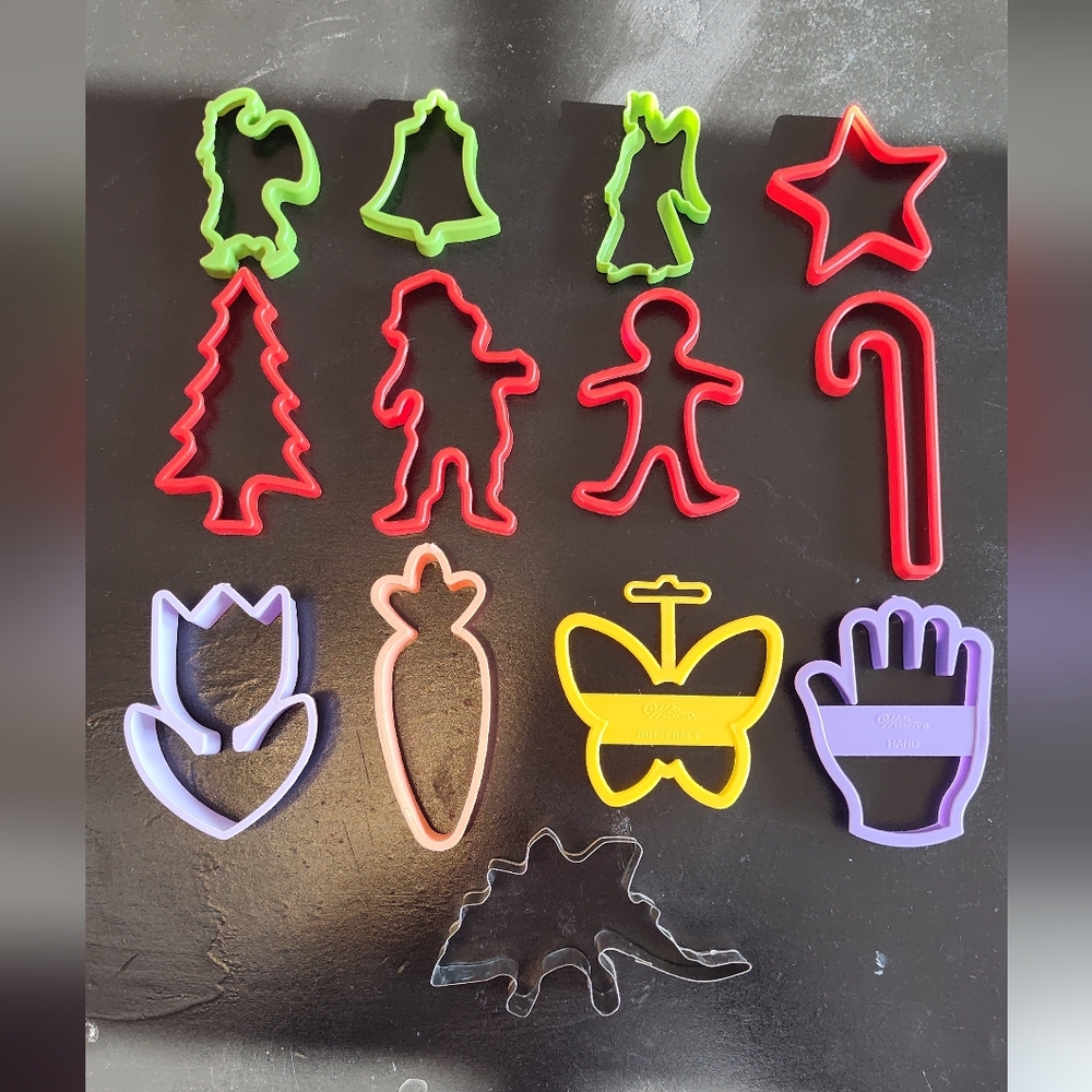 13 Vintage Cookie Cutters - Hallmark/Wilton - Christmas, Spring, Dino, 1992/1993